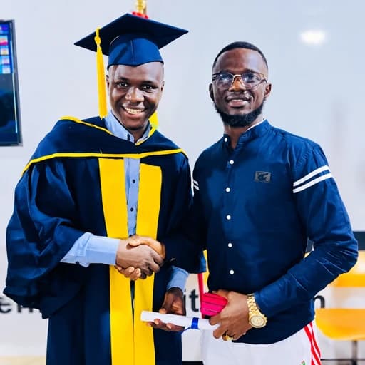 Un diplômé et son professeur